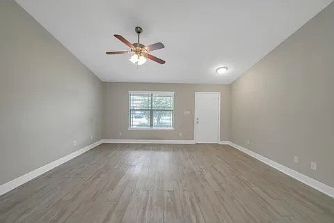 3rd image of 1932 Jo Tam Ln