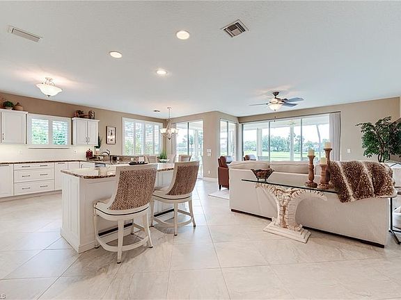 4th image of 8496 Southbridge DR #1
