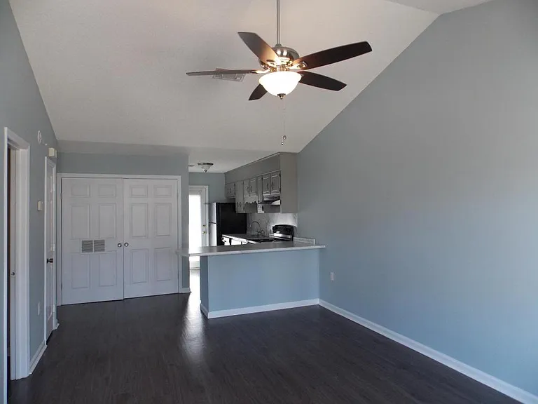 230 Lanier Dr #48 — Photo 2