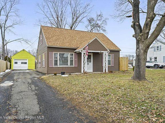 2nd image of 299 Lincoln Boulevard