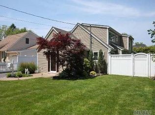 21 Fairview Rd W, Massapequa, NY 11758