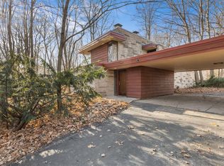 16835 W Woodview Dr, Brookfield, WI 53005