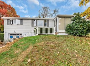 450 N Highland Ave, Oakdale, PA 15071
