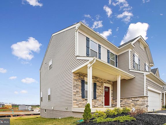 2nd image of 198 Ellery St