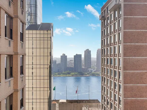 310 E 46th St APT 20H, Manhattan, NY 10017