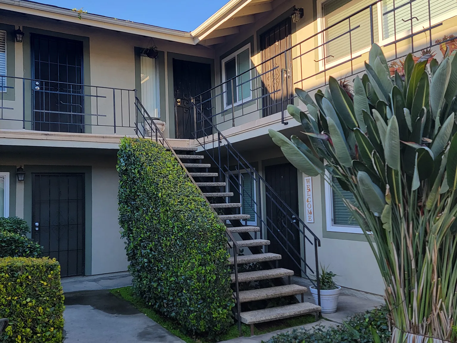 541 La Cadena Way — Photo 2