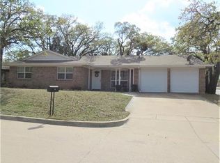 92 Stonegate Dr, Bedford, TX 76022