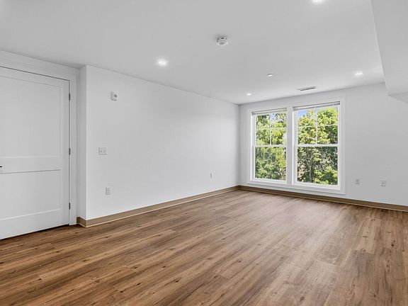 5th image of 26 Union St #202