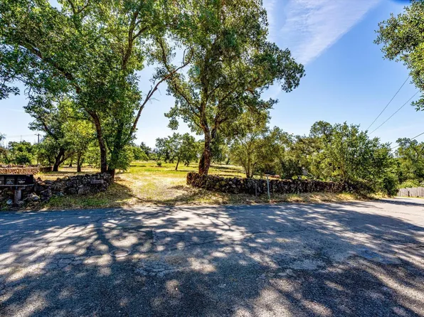 561 Mund Road, St. Helena, CA 94574