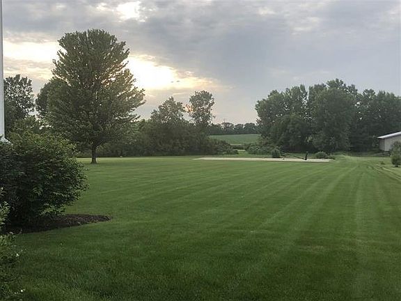 3rd image of 743 Woodsong Ct
