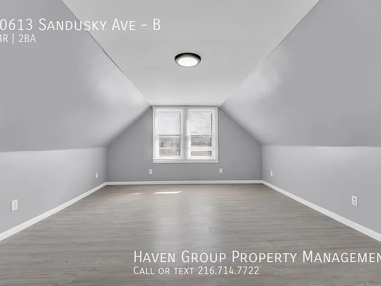 10613 Sandusky Ave #B — Photo 17