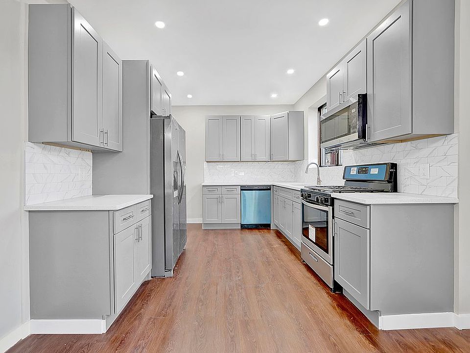 1st image of 9323 Avenue
