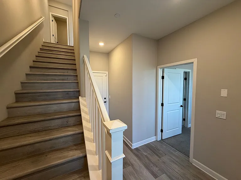 1922 Strata St #5 — Photo 18