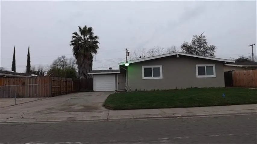 6525 Juneau Way photo 1