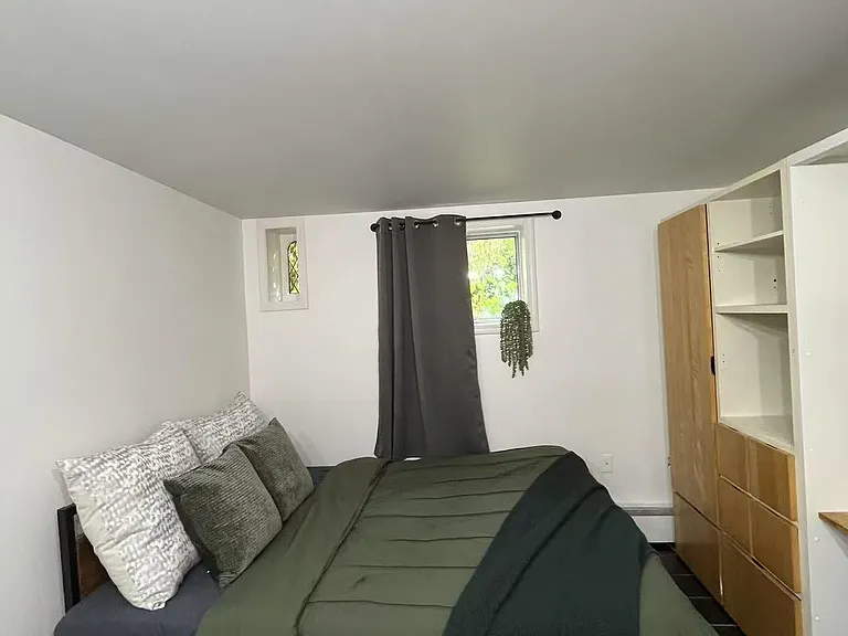 1517 Comox St #6 — Photo 7