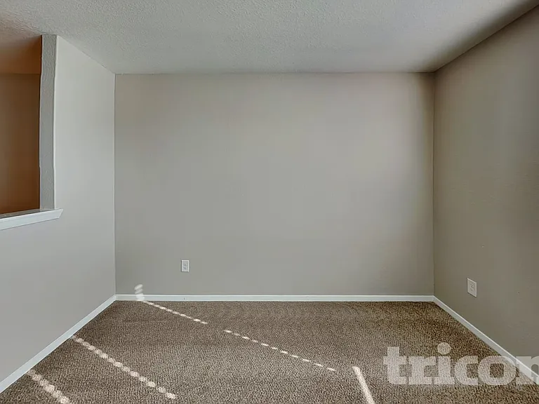 9411 Sandy Ridge Way — Photo 15