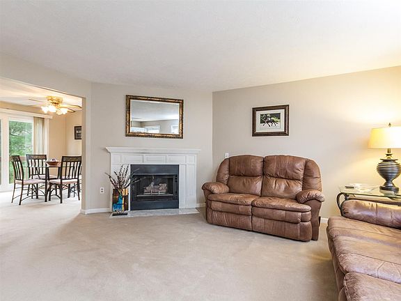 5th image of 24 Wyndmere Dr