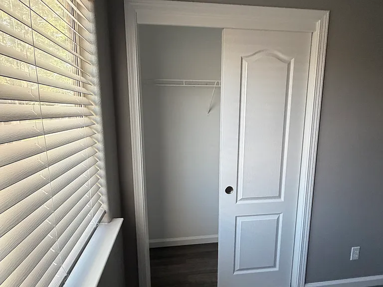 2315 Golden Ave — Photo 17