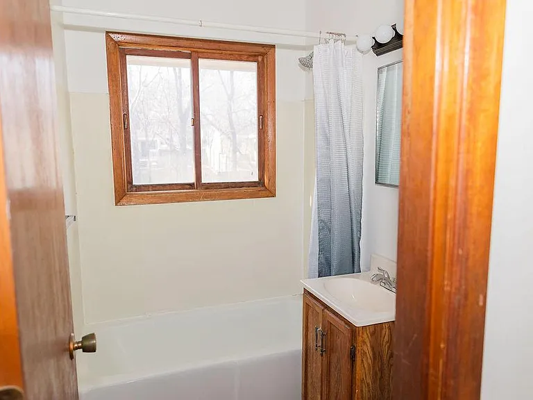 419 E Watrous Ave — Photo 11