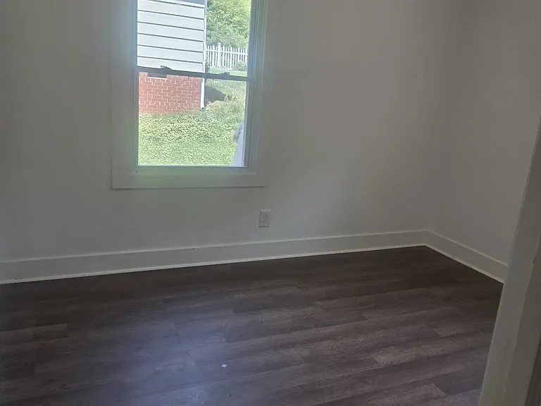 617 Gurley St — Photo 9