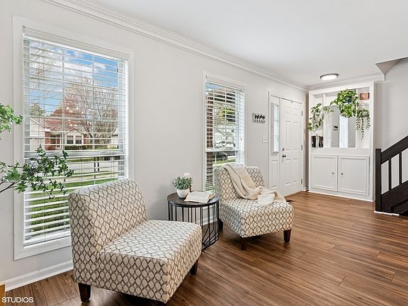 4th image of 2421 Deerfield Dr
