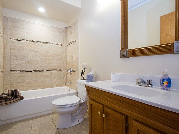 5th image of 3019 N Laramie Ave #3