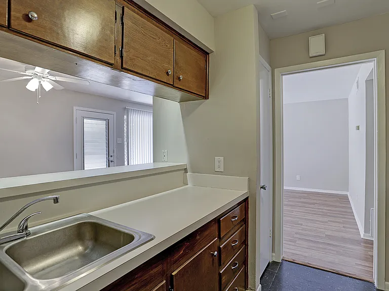 229 Westmoreland St #1-11 — Photo 2