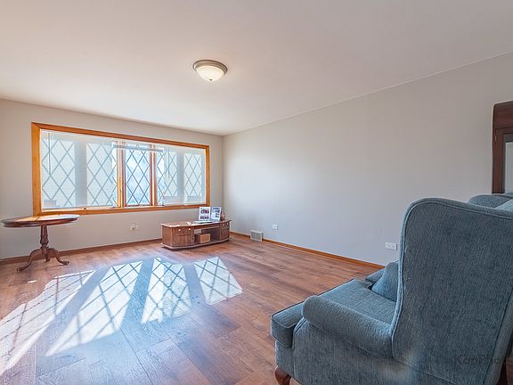 4th image of 7966 S Kolin Ave
