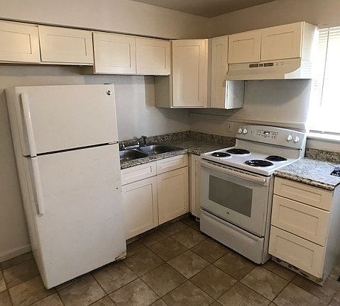 4th image of 9745 Lorna Ln