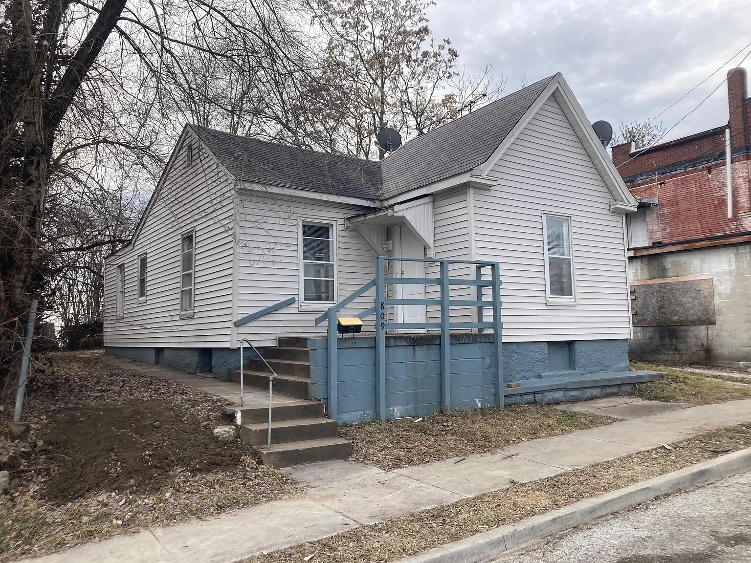 2 bed, 882 sqft, $800 — Photo 1