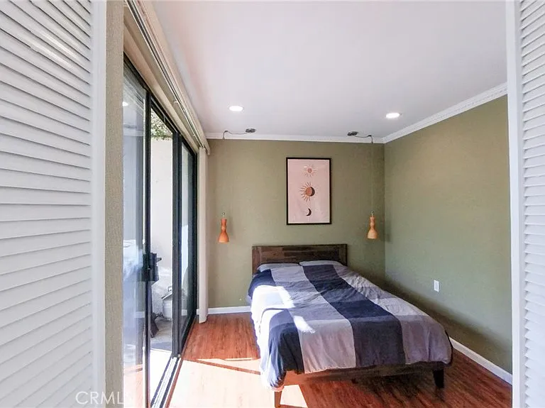 2575 E 19th St #17 — Photo 47