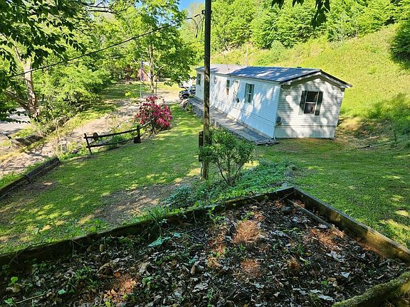 3rd image of 4020 E River Rd
