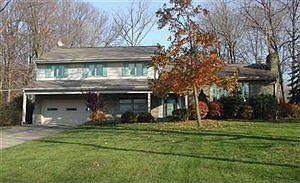 1st image of 636 Shady Ln NE
