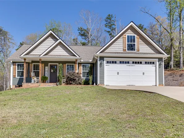 1712 E Saluda Lake Rd, Greenville, SC 29611