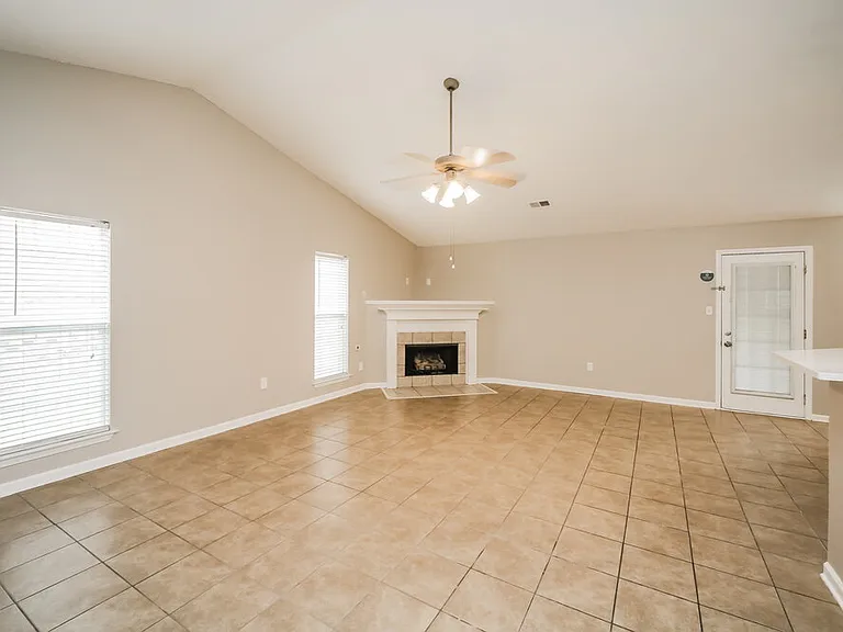 8202 Martin Dr — Photo 3