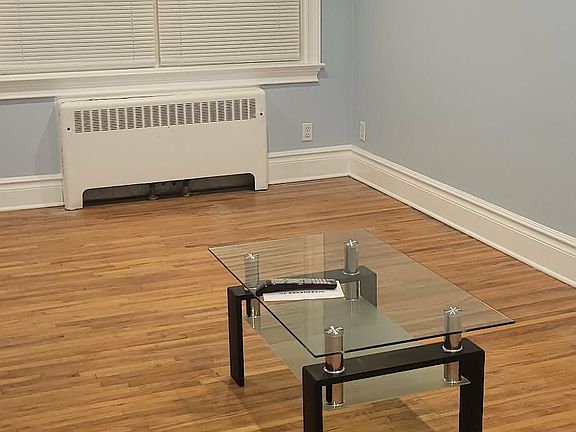4th image of 1100 E Main St APT 1