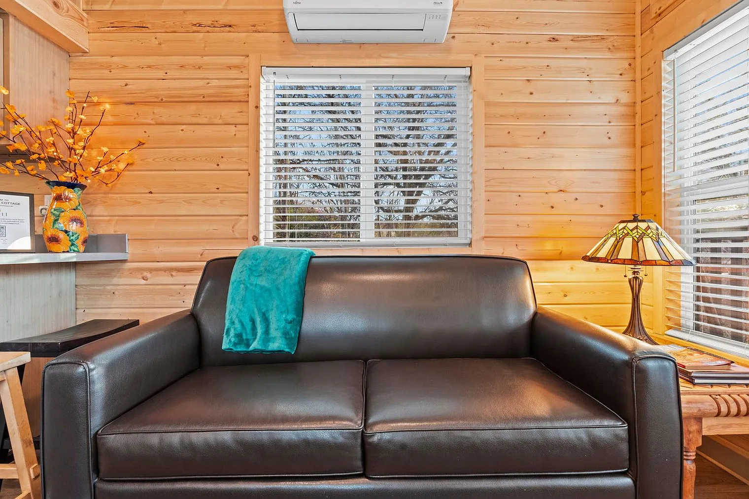 2 bed, 1.0 bath, 344 sqft, $5,238 — Photo 3