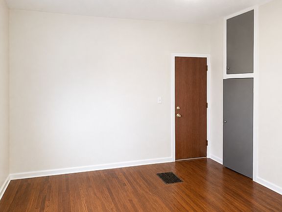 2nd image of 415 5th St SE #4