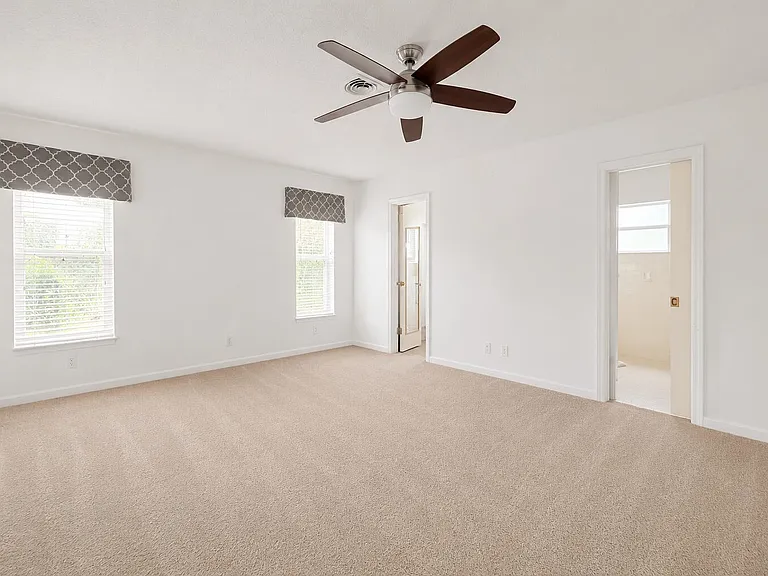 1301 SW 8th St — Photo 5