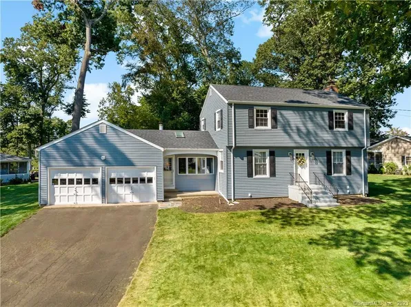 8 Hawthorne Terrace, Branford, CT 06405