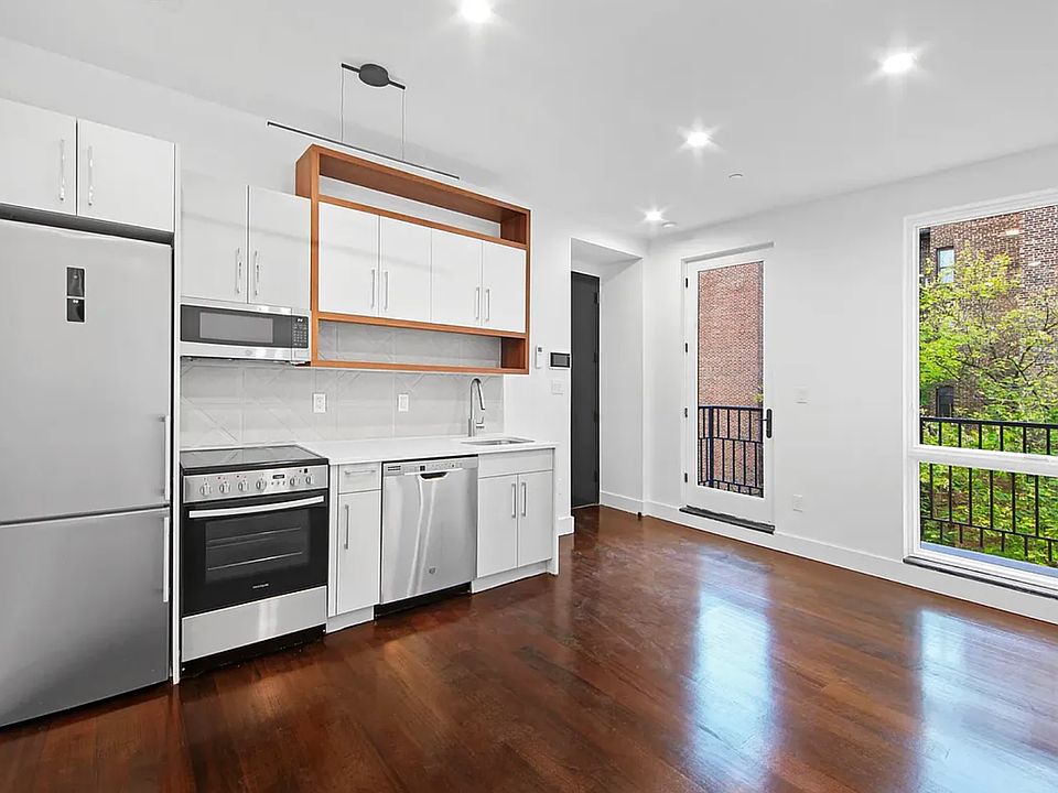 1st image of 214 E 35th St Floor 3