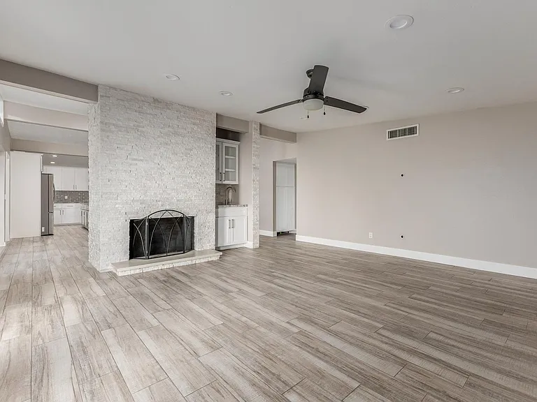 15041 N 6th St — Photo 13