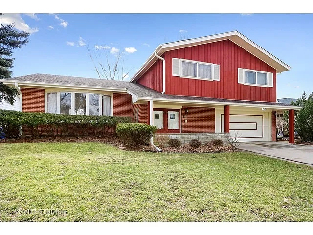 1217 W Green Acres Ln photo 1
