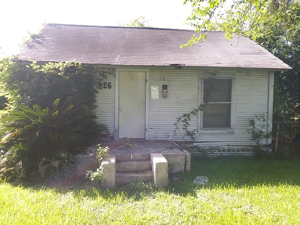 1st image of 926 Cedar Dr