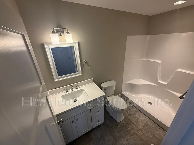 445 S 14th St — Photo 7