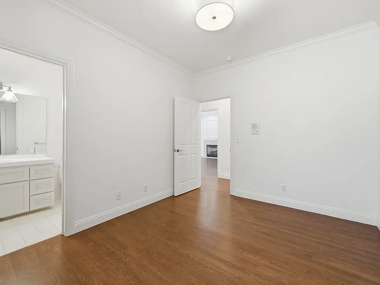 1506 Vancouver Ave — Photo 37