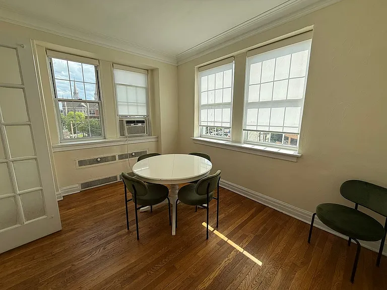 New King Edward Apartments — Photo 399