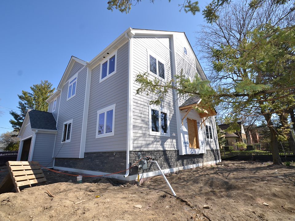 2nd image of 1110 Fairoaks Ave