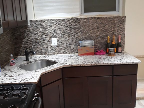 5th image of 11 Strawberry Ln