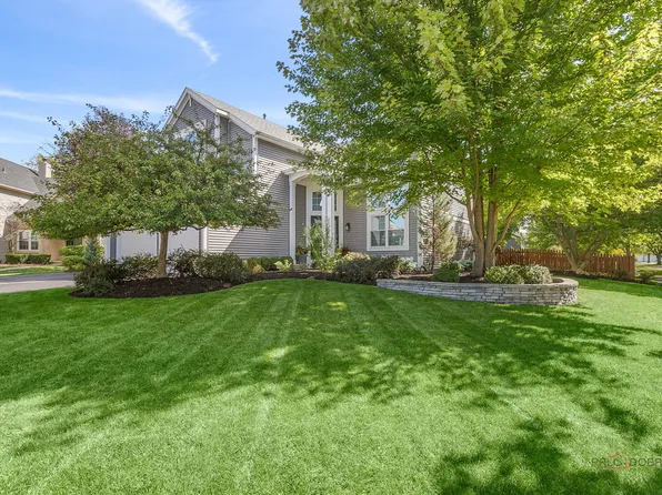 1439 Churchill Ln, Grayslake, IL 60030